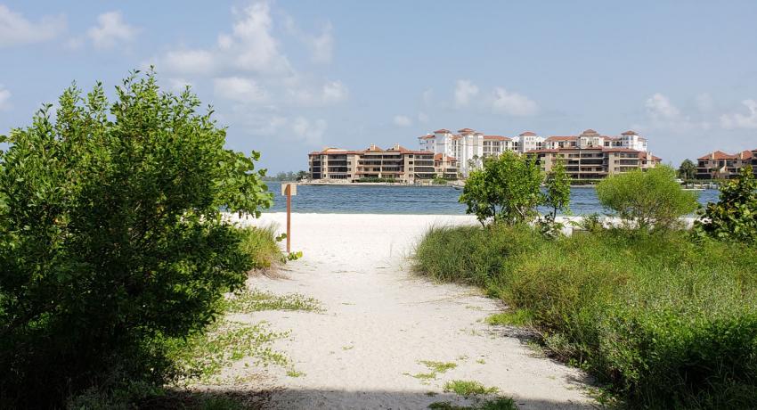 Royal Marco Point III beach path