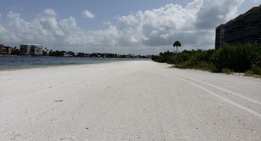 Royal Marco Point III beach